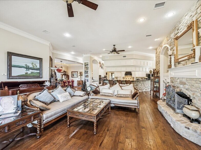 More Photos Of 16372 Highway 6, Navasota Specialty For Sale