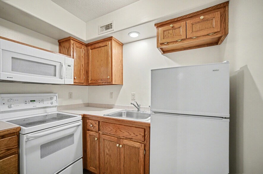 More Photos Of 709 W Truman Rd, Independence Apartments For Sale