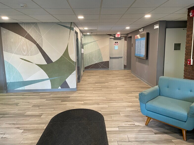 More Photos Of 57 North St, Danbury Office For Sale