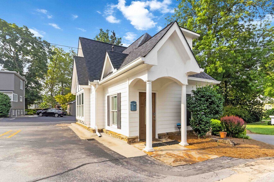 More Photos Of 517 Green St, Gainesville Office For Lease