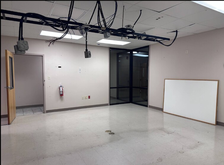 More Photos Of 2400 S Main St, Corbin Flex For Sale