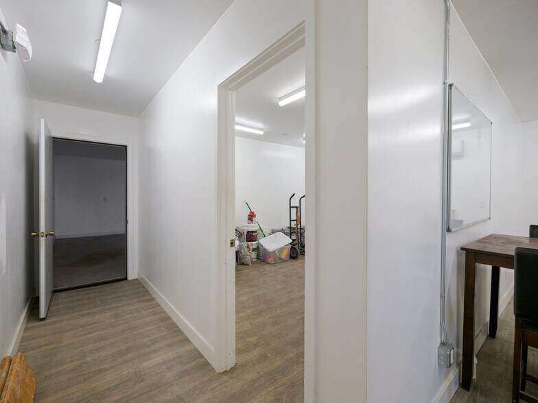 More Photos Of 2215 Randolph St, Huntington Park Manufacturing For Sale
