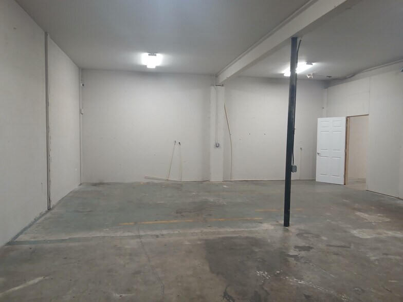 More Photos Of 528 S Missouri Ave, Clearwater Storefront Retail Office For Lease