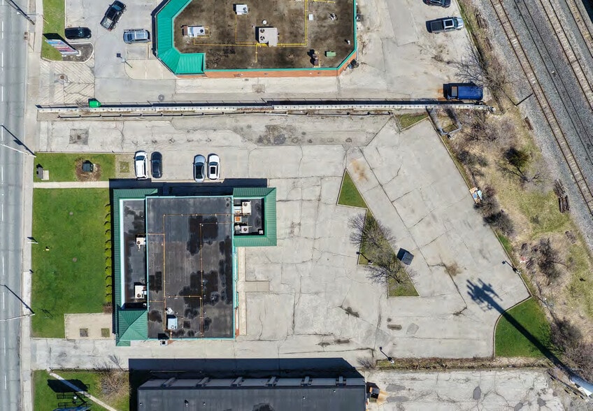 More Photos Of 4245 Sheppard Ave E, Toronto Freestanding For Sale