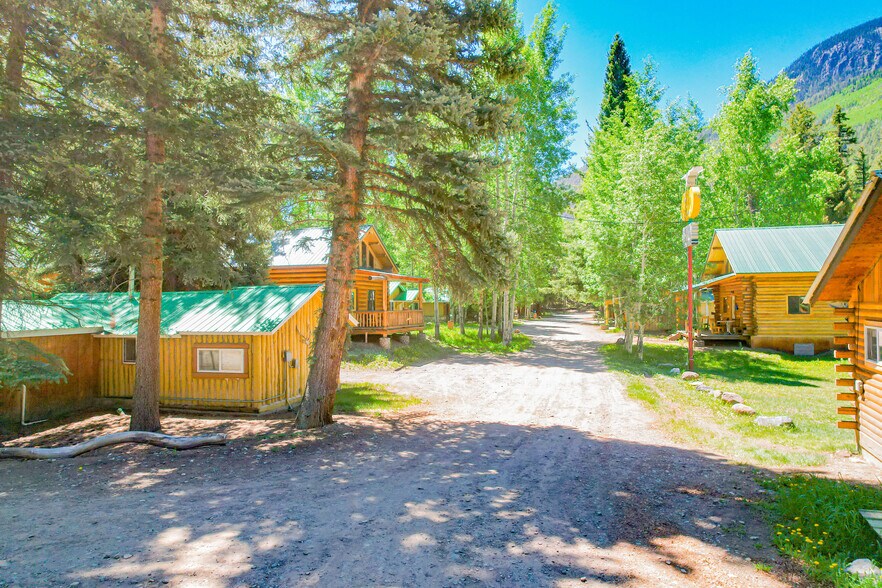 More Photos Of 860 County Road 142, Lake City Hotel For Sale