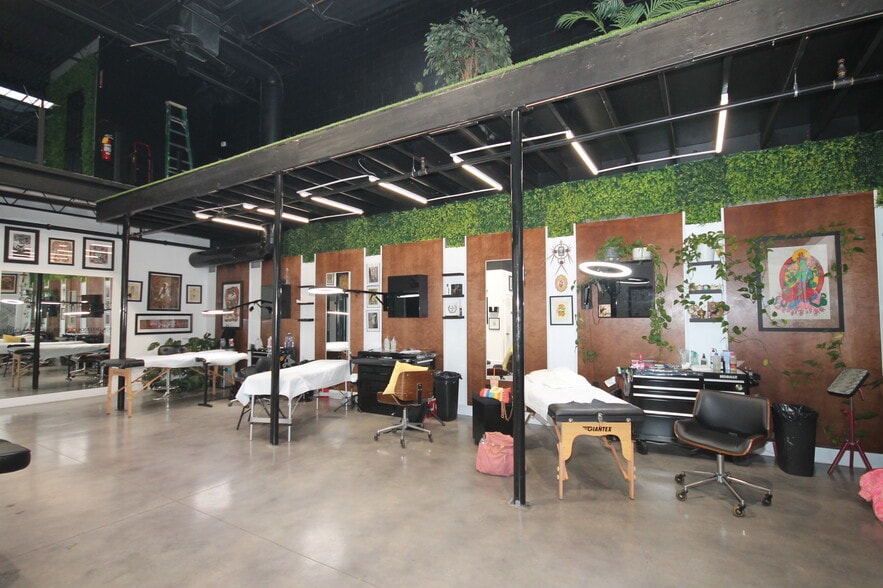 More Photos Of 1422 Woodmont Ln NW, Atlanta Showroom For Sale