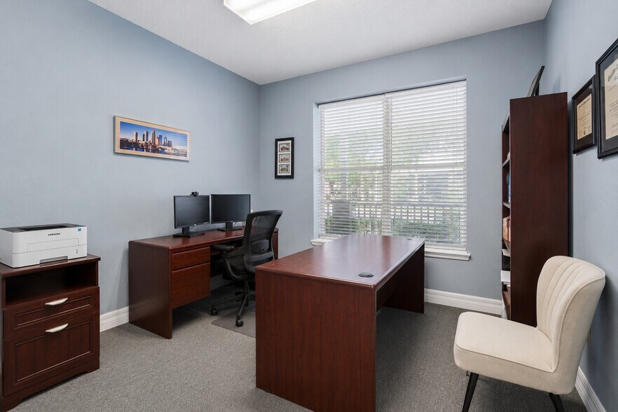 More Photos Of 402 E 7th Ave, Tampa Office For Sale