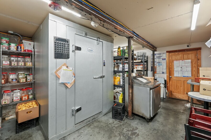 More Photos Of 1091 Main St, Pawtucket Restaurant For Sale