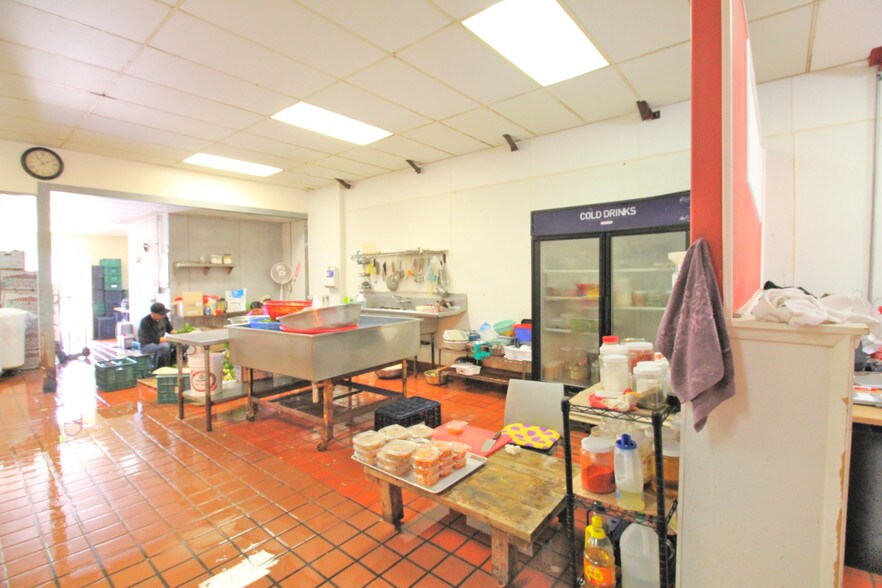 More Photos Of 445 E 14th St, San Leandro Convenience Store For Sale