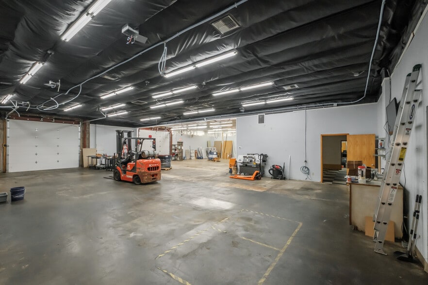 More Photos Of 1131 S Commercial Way SE, Albany Warehouse For Sale