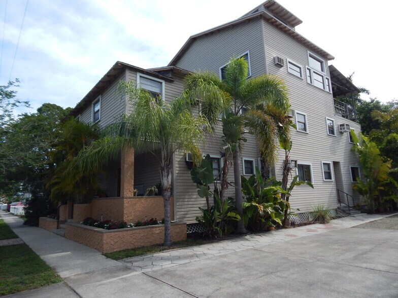 More Photos Of 547 Grove St N, Saint Petersburg Apartments For Sale