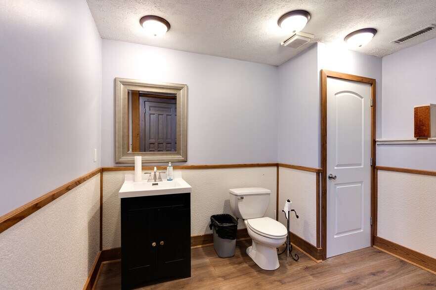 More Photos Of 1089 Sagamore Pky W, West Lafayette Office For Sale