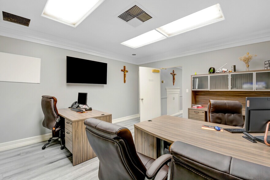 More Photos Of 401 W 4th St, San Bernardino Bank For Sale