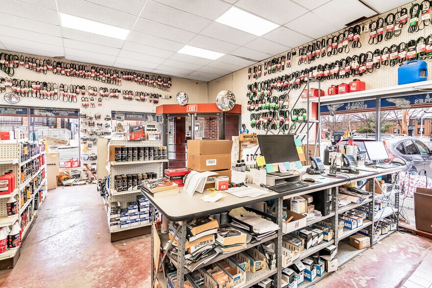 More Photos Of 92 Hall St, Lowell Storefront For Sale