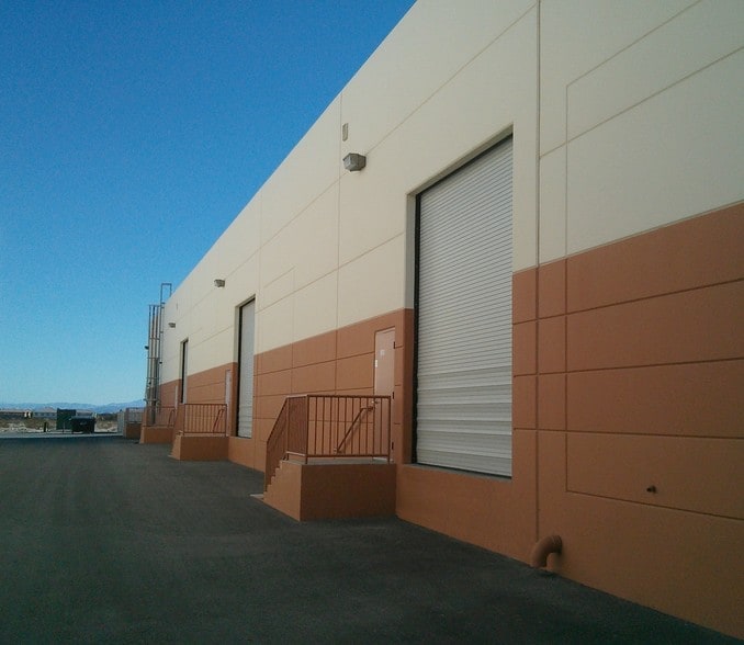 More Photos Of 6610 W Arby Ave, Las Vegas Warehouse For Lease