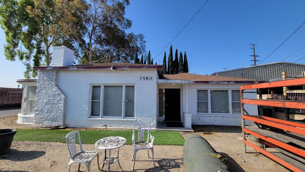 More Photos Of 1580 W 2nd St, Pomona Land For Lease