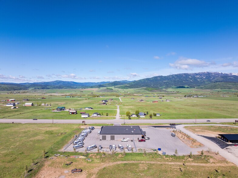 More Photos Of 22 Rorke rd, Etna General Retail For Sale
