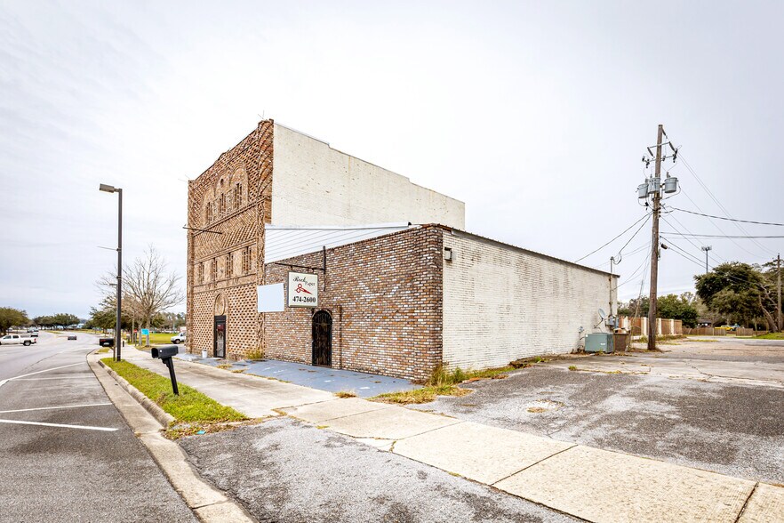 More Photos Of 4914 Main St, Moss Point Storefront For Sale
