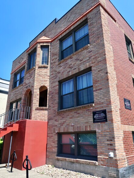 More Photos Of 6710 Greenwood Ave N, Seattle Apartments For Sale