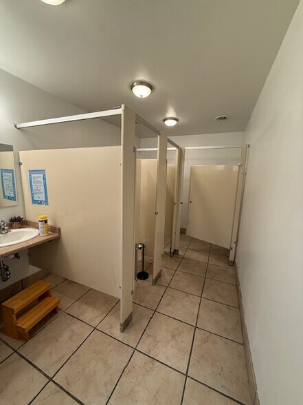 More Photos Of 12001 Shaker Blvd, Cleveland Medical For Sale