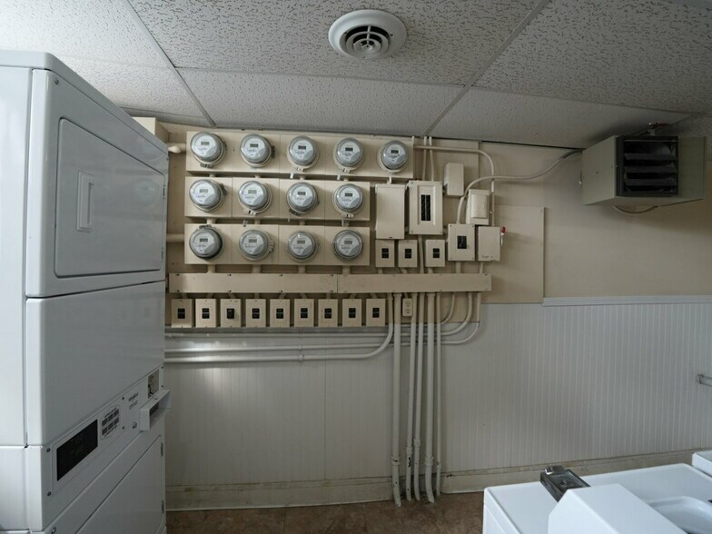 More Photos Of 311 W Highland Dr, Williston Apartments For Sale