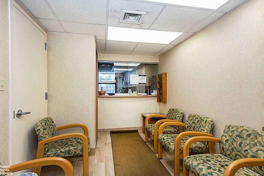More Photos Of 121 E 60th St, New York Medical For Sale