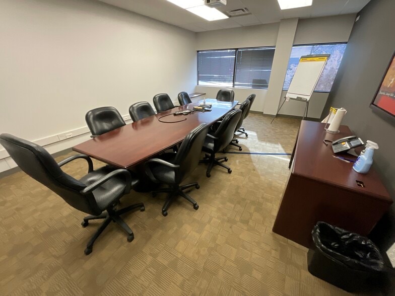 More Photos Of 2505 S Finley Rd, Lombard Office For Sale