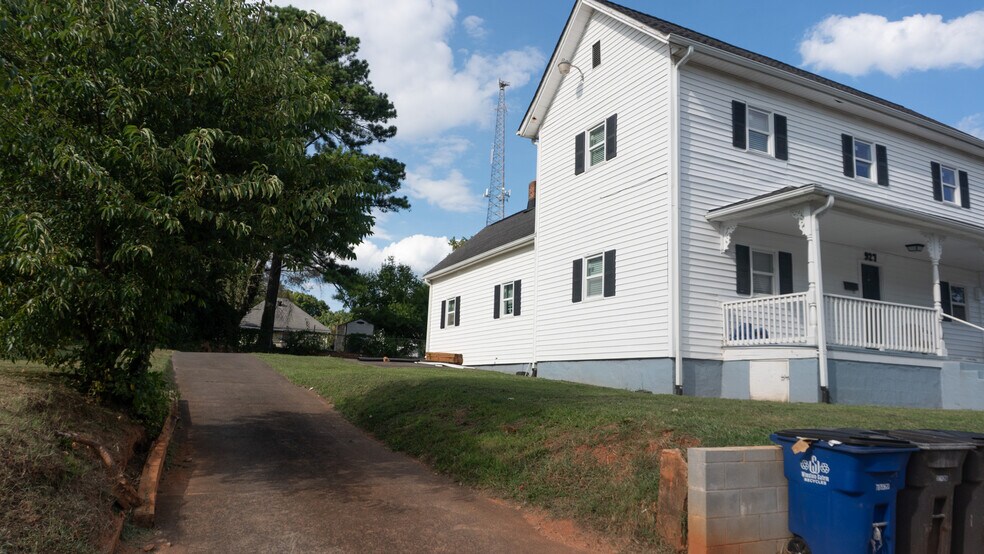 More Photos Of 927 Apple St, Winston-Salem Multifamily For Sale