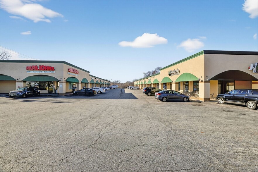 More Photos Of 11651-A-H N Main St, Archdale Unknown For Lease