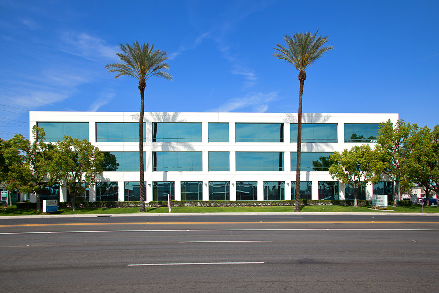 Primary Photo Of 4200 Truxtun Ave, Bakersfield Office For Lease