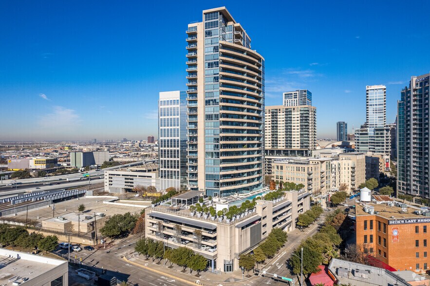 More Photos Of 2200 Victory Ave, Dallas Apartments For Lease