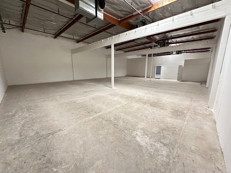 More Photos Of 729 E 9th Pl, Los Angeles Light Manufacturing For Lease