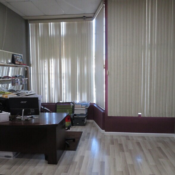 More Photos Of 1427-1431 S Pacific Ave, San Pedro Storefront Retail Office For Sale