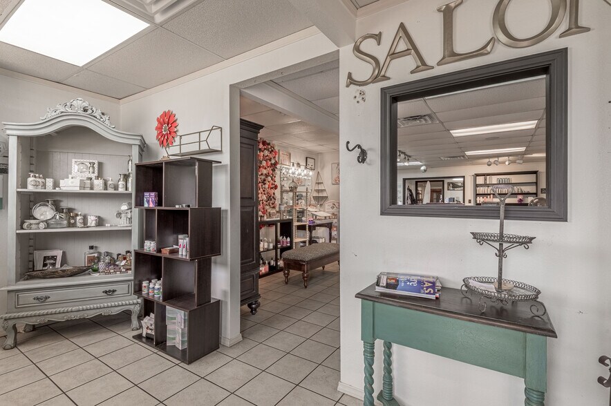 More Photos Of 131 Commerce st, Lovelady General Retail For Sale