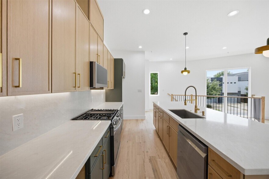 More Photos Of 4605 Belmont Ave, Dallas Apartments For Sale