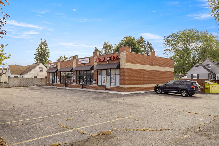 More Photos Of 25241-25251 Eureka Rd, Taylor Storefront Retail Office For Lease