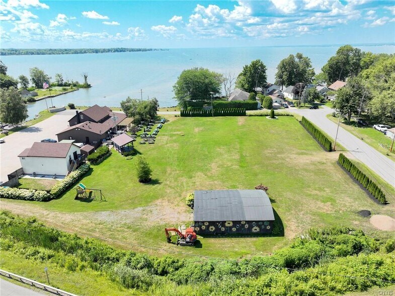 More Photos Of 6266 Lakeshore Rd, Verona Beach Restaurant For Sale