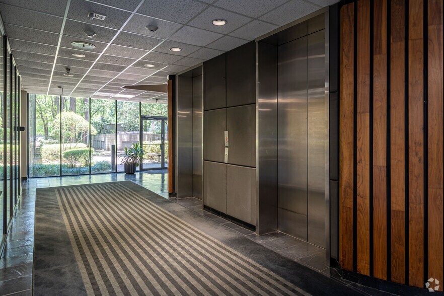 More Photos Of 14340 Torrey Chase Blvd, Houston Office For Lease