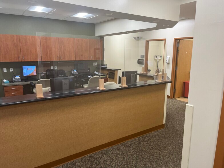 More Photos Of 2084-2090 E Main St, Cortlandt Manor Freestanding For Lease