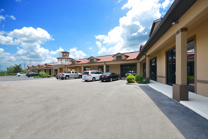 More Photos Of 351-355 N Ronald Reagan Blvd, Longwood Restaurant For Lease