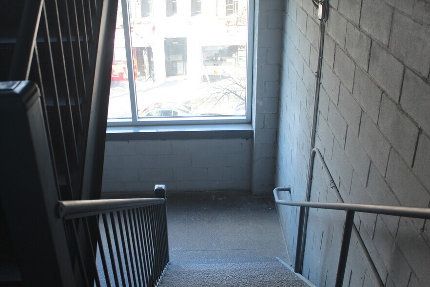 More Photos Of 34-31 Steinway Street, Astoria Office For Sale