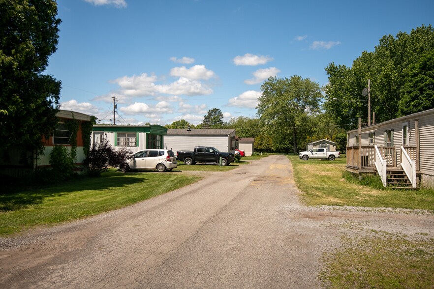 More Photos Of 3472 Sharon Rd, West Middlesex Manufactured Housing Mobile Home Park For Sale