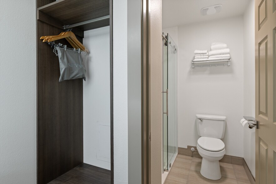 More Photos Of 245 N Red Cliffs Dr, St George Hotel For Sale