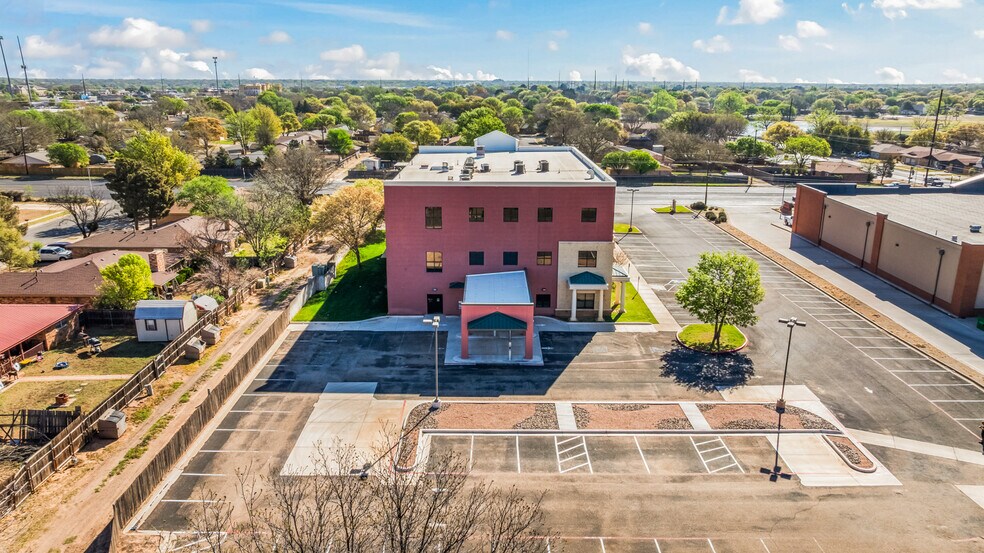 More Photos Of 7202 Slide Rd, Lubbock Medical For Lease