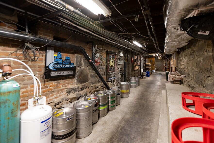 More Photos Of 311 Union St, The Dalles Restaurant For Sale