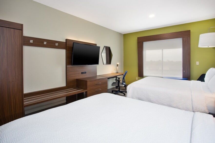 More Photos Of 21010 Katy Fwy, Katy Hotel For Sale