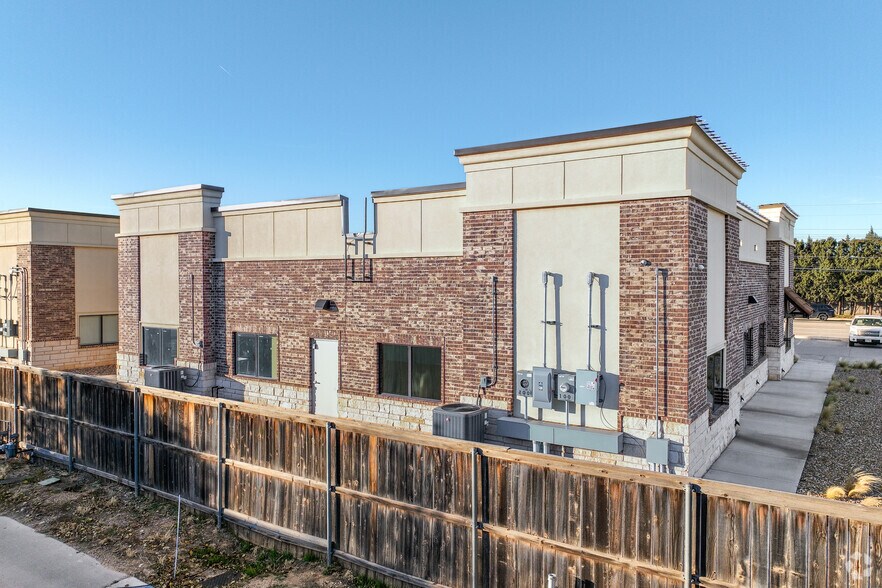 More Photos Of 3903 98th St, Lubbock Medical For Lease