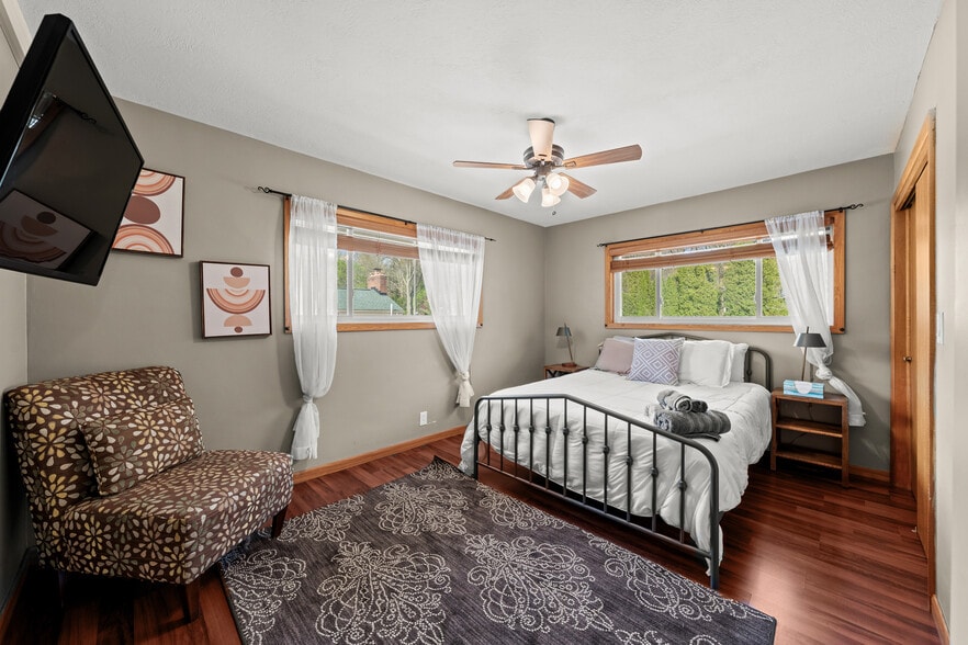 More Photos Of 327 S Miller Rd, Fairlawn Assisted Living For Sale