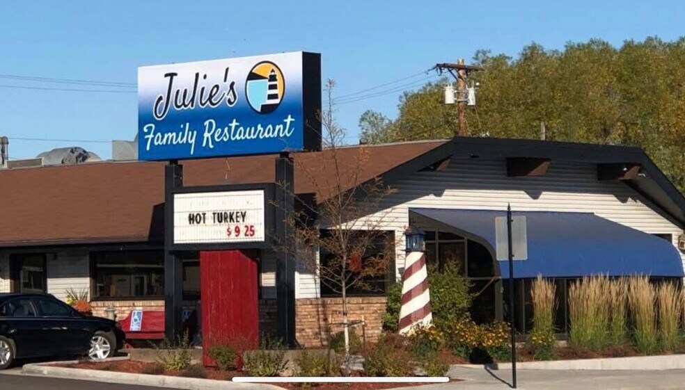 Primary Photo Of 403 Belknap St, Superior Restaurant For Sale