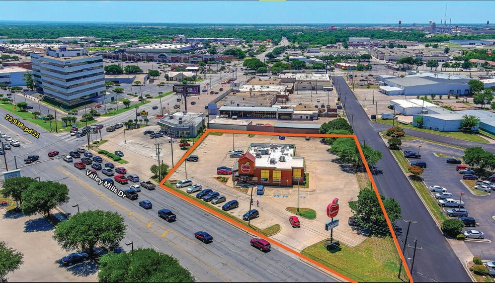 More Photos Of 614 N Valley Mills Dr, Waco Restaurant For Lease